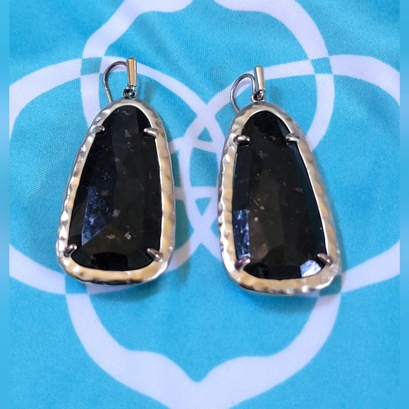 Kendra Scott Jewelry - KENDRA SCOTT Black Stone & Gold Earrings